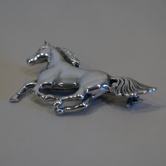 Sterling Silver (.925) Galloping Horse Pin - Picture 3 of 6